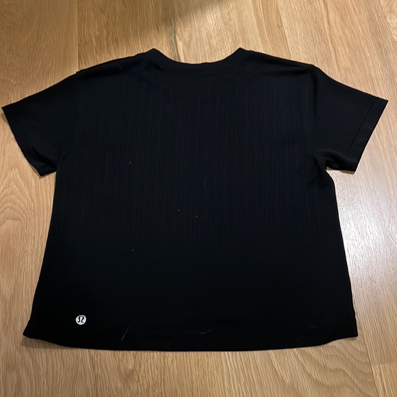 Lululemon mesh shirt - Picture 3 of 3